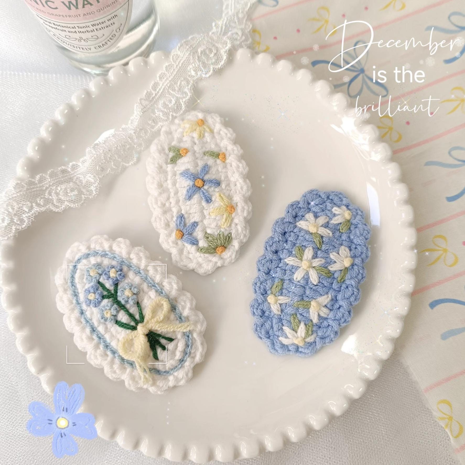 Handmade Crochet Flower Hair Clip | Blue & White Daisy Barrette | Sweet Aesthetic Hair Accessory | Embroidered Yarn Hairpin | Gift for Her